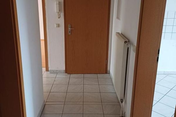 3 Zimmer Wohnung mit Balkon zu vermieten
