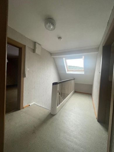 Zweifamilienhaus mit Gewerbe und viel Potenzial in Kleinwallstadt – Flur Dachboden