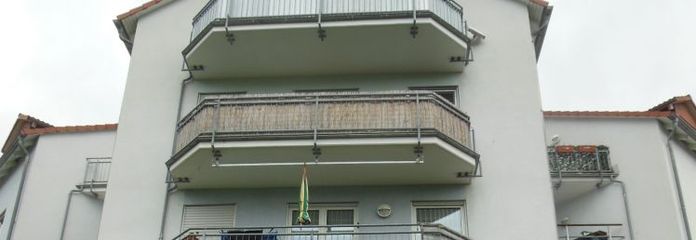 Eine attraktive & vermietete, vor 6 Jahren sanierte 2-RW,Balkon im EG in Gera-Leumnitz zu verkaufen.