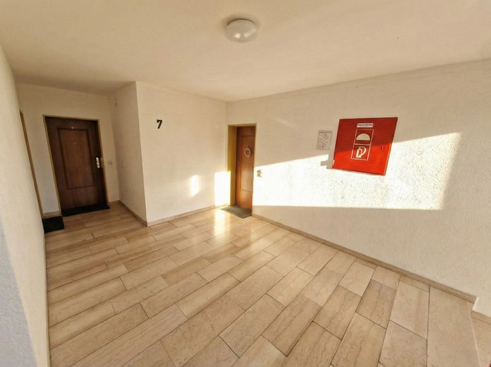 TOP Rendite 5 % trifft auf hohe AFA - IHRE Vorteile in Hanau ! PROVISIONSFREI – Hausflur