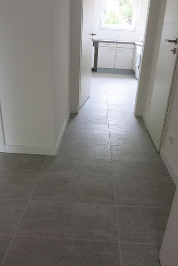 Diele mit Blick in die Küche