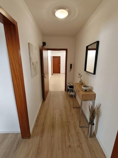 Charmantes 1,5 Zimmer Appartment mit Pantry Küche und KFZ Stellplatz - Frei nach Absprache – Flur KI Beispiel
