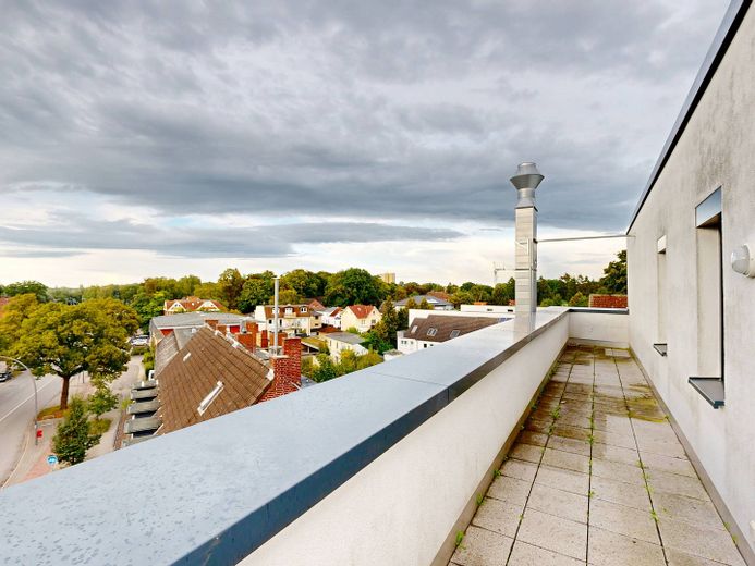 RÊVE DE NEUF : Appartement exclusif de 3 pièces avec cuisine équipée et grande terrasse sur le toit à Langenhorn – Ansicht IV: Dachterrasse