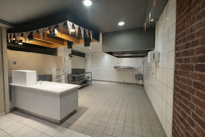 Commercial unit for pizza, delivery service and other fast food or retail – Küche