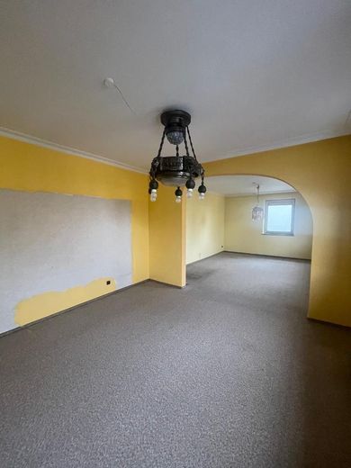 Zweifamilienhaus mit Gewerbe und viel Potenzial in Kleinwallstadt – Ess- und Wohnzimmer 1. OG