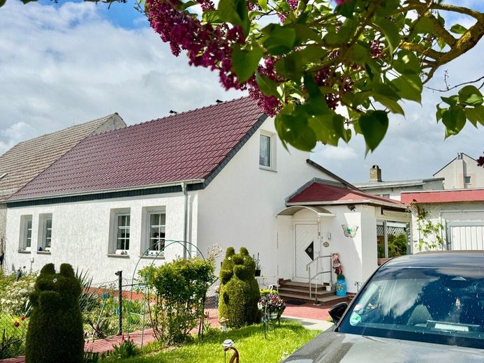 HORN IMMOBILIEN ++ gemütliches Haus in Strasburg (Uckermark) zu verkaufen – Hausansicht