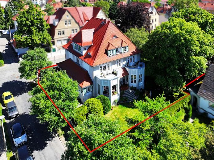 Jetzt zum Sonderpreis: Denkmalgeschützte Villa als Ein-/Mehrfamilienhaus Villenviertel Halberstadt – Sued-West Luftbild