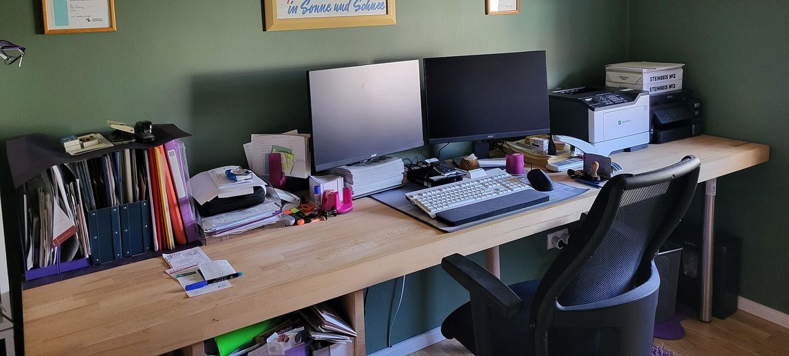 Büro linke Wand
