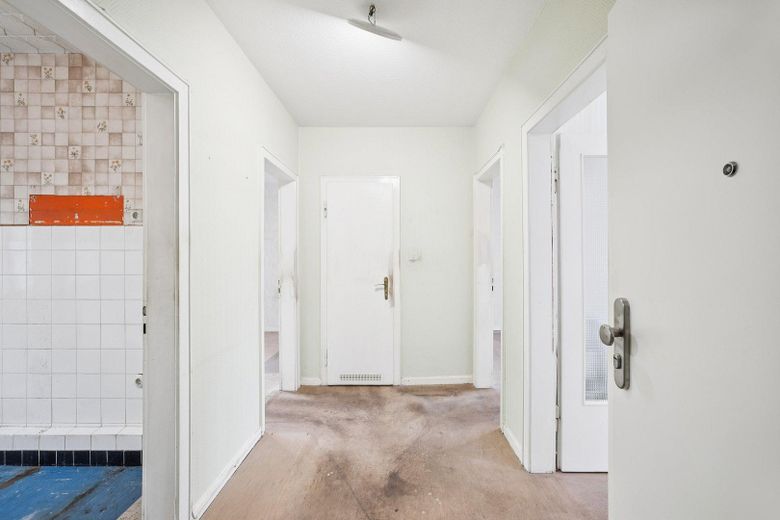 Renovierungsbedürftige Wohnung - direkt vom Eigentümer! – Flur