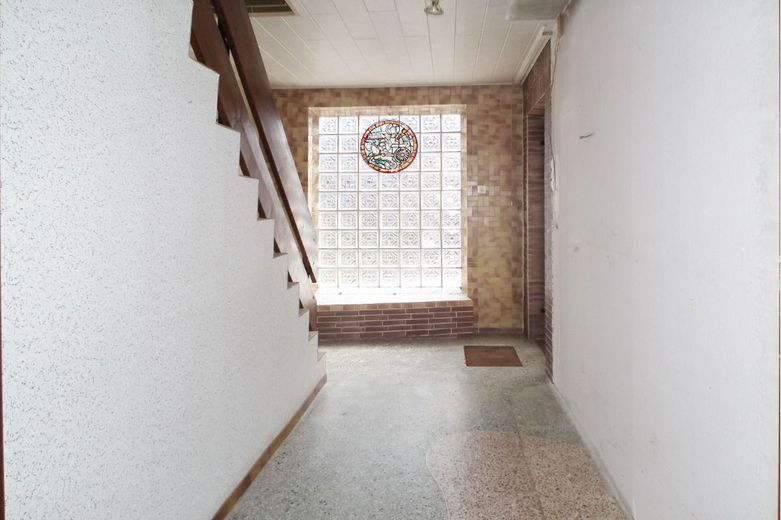 Provisionsfrei für den Käufer! Haus mit viel Potenzial - Ihr neues Zuhause wartet auf frischen Glanz – Diele