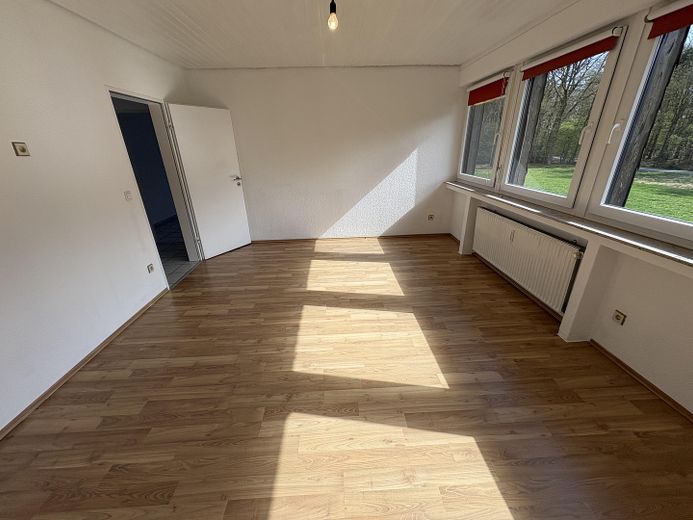 Exklusives Wohnen mit Garten, Neubezug n.Renovierung mit 2 großzügigen Balkonen – Schlafzi.Blick
