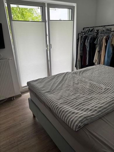 moderne 3 Zimmer-Wohnung mit Balkon in Kaufungen – Schlafzimmer