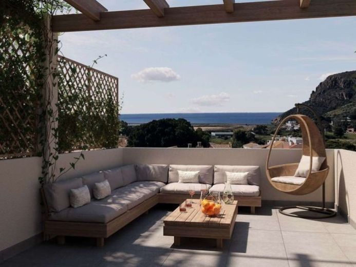 Casa a schiera con terrazza soleggiata e vista sul mare – Foto 1