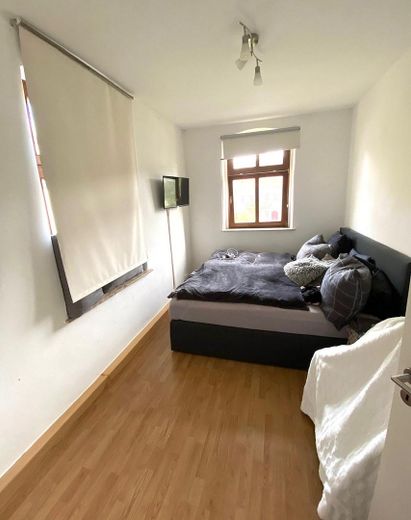 Schlafzimmer Richtung Fenster