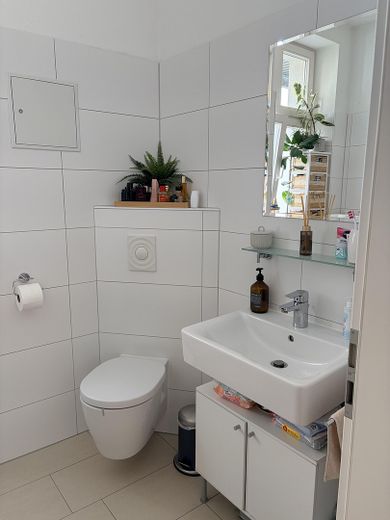 Sonnige 2-Zimmerwohnung in der Fleischervorstadt, vermietet – Badezimmer