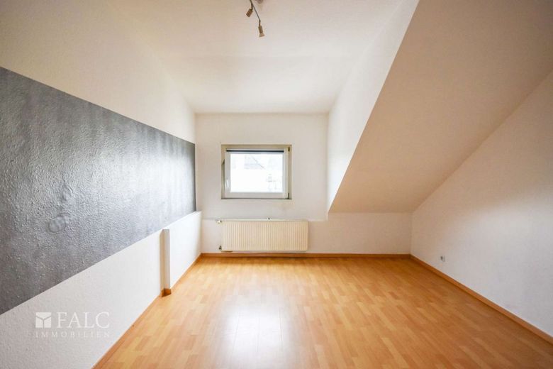 Urbanes Wohnglück mit Potenzial – Wohnraum