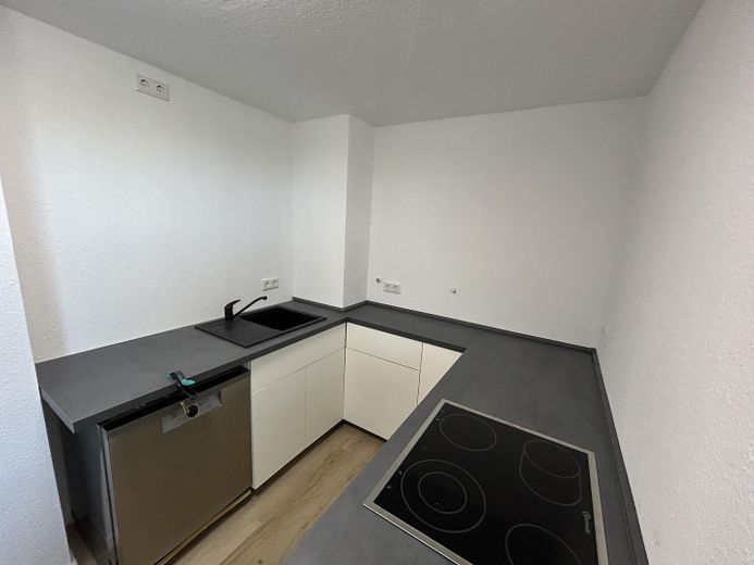 Penthouse - Kapsamlı renovasyon sonrası ilk kullanıma yakın 1 oda (yeni gibi), elektrikli cihazlar dahil – Küche 1