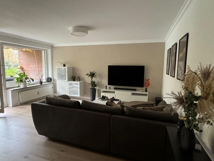 Wohnzimmer - möbliert