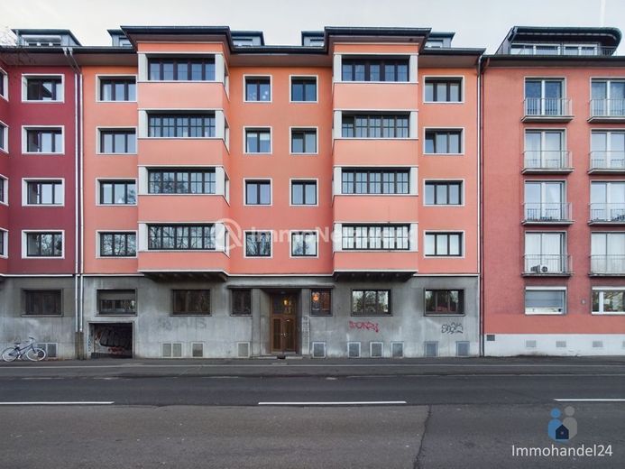 ***großzügige Altbauwohnung in toller Lage von Köln Lindenthal mit Balkon*** – Hausfront
