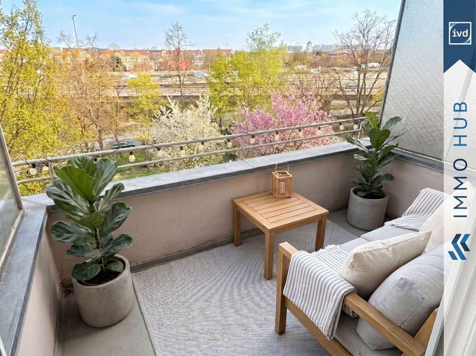 ++ Vacant! Renovated 3-room apartment with balcony in Wilmersdorf ++ – 5280839-JtpH1zfXVVBMHeoi7zis2dEk-019daf21-13c9-7220-857f-fec4a7b3dfb2_home_staging_Staging-Bearbeitu.jpg