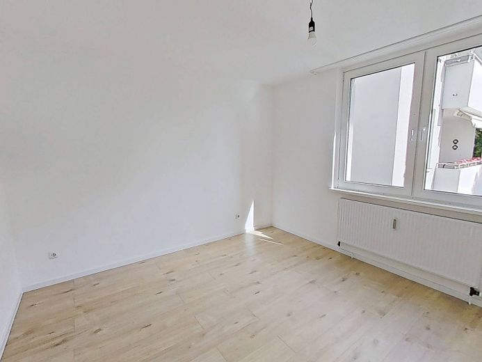 Hell und geräumig: 3-Zimmer-Wohnung. mit Balkon und Wannenbad in fußläufiger Nähe zur Innenstadt – Ansicht I: Schlafzimmer I