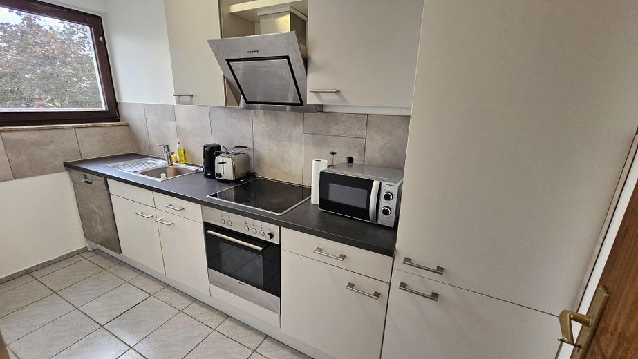 Zentrale 2 Zi.Wohnung · 62 m² · direkt am Bahnhof, ohne Zuglärm · Balkon – Einbauküche 2