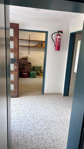 Villa d'architetto in stile Bauhaus con vista sulla valle del Main – Kellervorraum UG