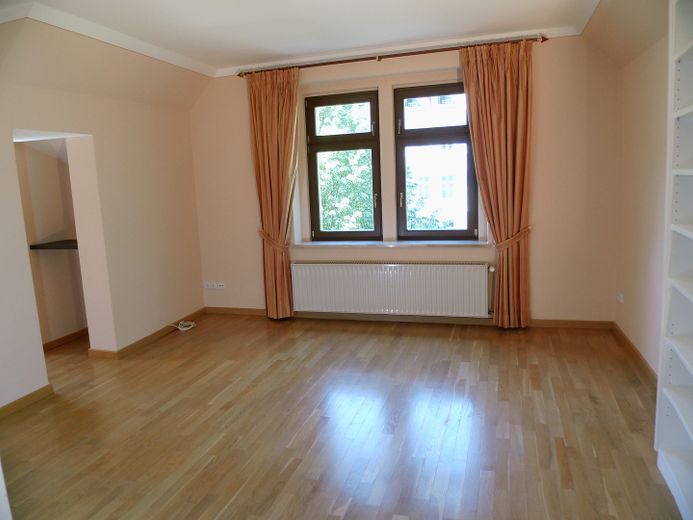 Exclusiv und stilvoll wohnen in Stadtvilla / hochwertige 4 - 5 Raum Terrassenwohnung – 2. Wohn - oder Arbeitszimmer