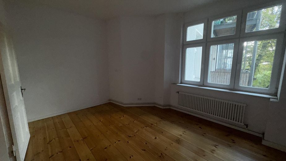 Vistas directas al Spree | 107 m² disponibles para ocupar | Ascensor | Sin comisión | 3–4 habitaciones – Schlafzimmer 1