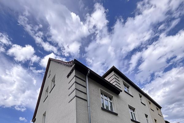 شقة فاخرة من 4 غرف مُجدَّدة بالكامل في بيتيرفيلد – سكن عصري بالقرب من بحيرة غويتشه