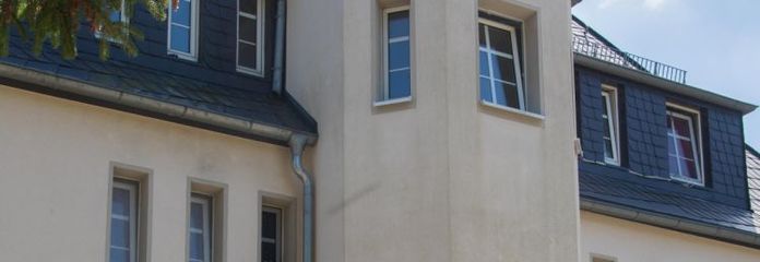 Schöne 2-Zimmer-Wohnung mit Dusche und Garten im Altbau