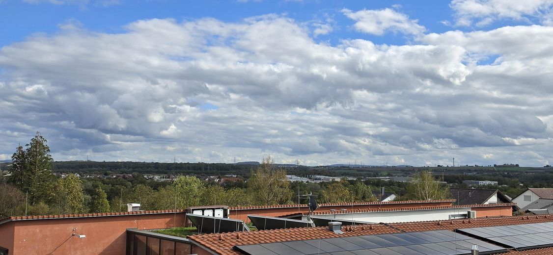Bright 3-room top-floor new-build apartment with a great view – Aussicht