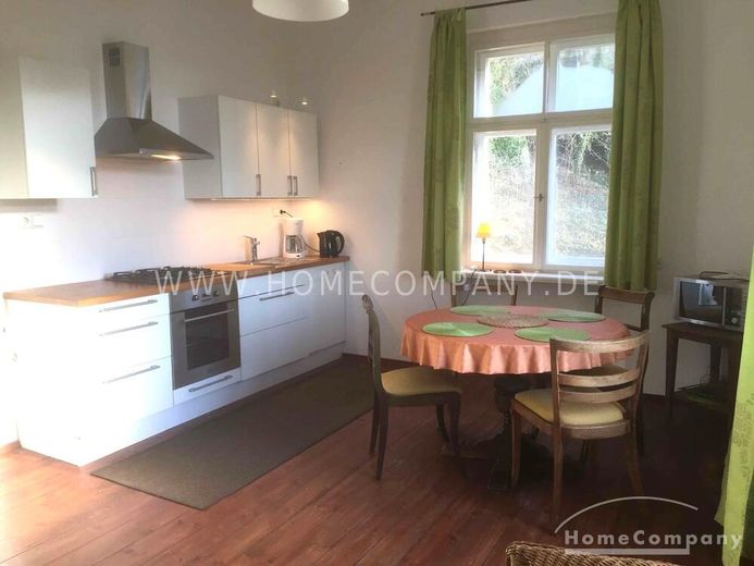 20330G HomeCompany Dresden Möbliert/Furnished 2-Zimmer Apartment mit phantastischer Aussicht über die Stadt am Loschwitzer Elbhang, grosse Dachterrasse max. 2 Personen – b6e77c216c97f2785953942194fac28ef05d96c7.jpg