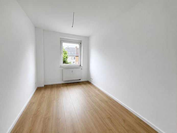 Zimmer 2 Blick zum Fenster