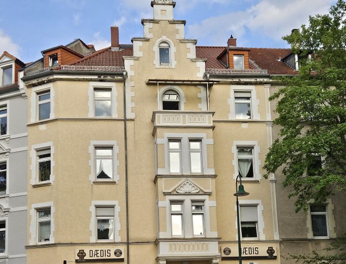 Sanierter Altbau! 3-Zi-Wohnung mit Balkon im 1.OG im beliebtem Martinsviertel – Hausansicht