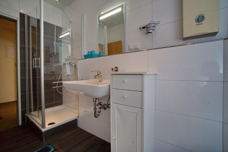 Möblierte Wohnung mit Gartennutzung und Stellplatz in ruhiger und schöner Wohnlage – f5fbee6e805a4c9bf627f18e1487f712593d21f1.jpg