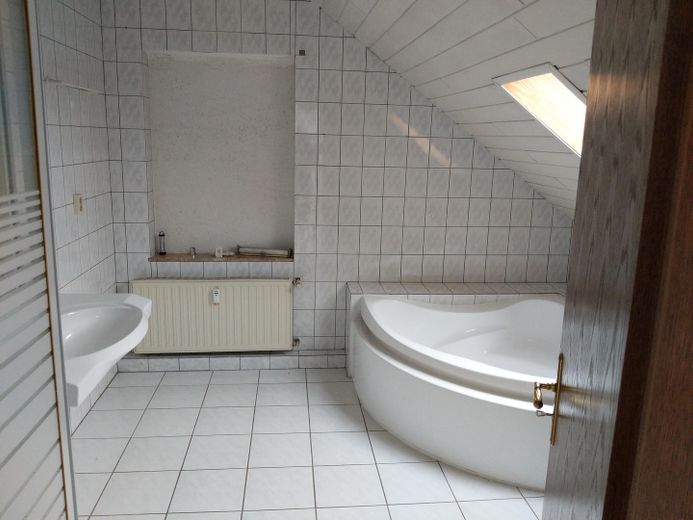 2 Familienhaus - Kernstadt und Ruhig, Bj. 1991, 900m² Grundstück – Bad DG