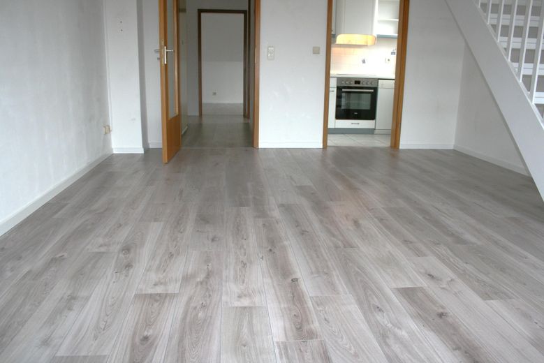Highlight: 3-Zi.-Maisonette auf zwei Ebenen, sonniger Süd/West-Balkon, Endetage – Foto 13