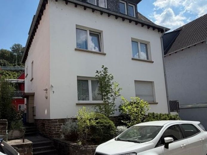 Gelegenheit: Mehrfamilienhaus mit 3 Wohneinheiten und 1 Garage, Koblenz‑Pfaffendorf. – फोटो 1