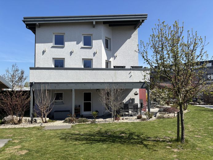 Rückansicht mit Garten