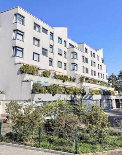 Charmante 1,5-Zimmer-Wohnung mit großer Terrasse in ruhiger Lage – Außenansicht 