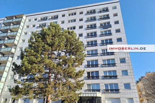IMMOBERLIN.DE - Lichtdurchflutete Wohnung in familiärer Lage beim Volkspark Friedrichshain