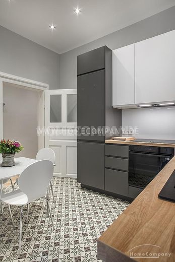 Sehr schöne helle, modern eingerichtete 3-Zimmer-Altbauwohnung nähe Glockenbach – 15c38c0e6310305125882ba7375a9fa2d3cd2733.jpg