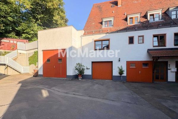 Mehrfamilienhaus mit Potenzial: 6 Einheiten, 3 sofort verfügbar & schöner Garten