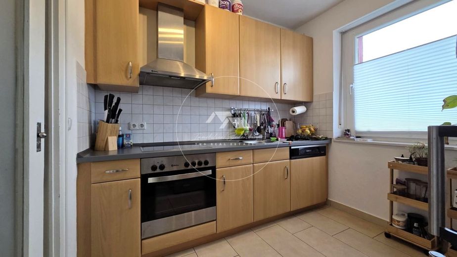 Selten: 4-Zimmer-Wohnung mit Privatgarten, Balkon, Garage &amp;  Top Anbindung – Küche