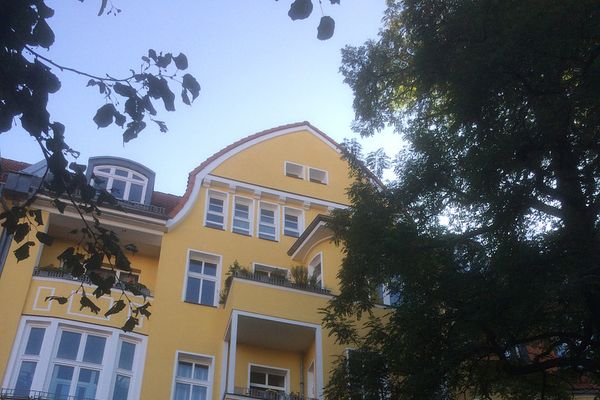 Ruhiges und stilvolles Wohnen in sanierter Jugendstilvilla