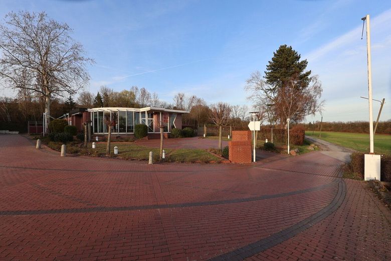 Seltene Gelegenheit: Großes Gewerbeareal mit Halle, Büro und Freifläche (Abriss inkl.) – Büro