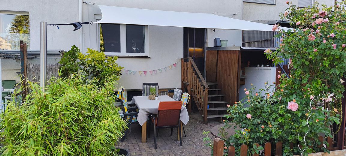 Casa a schiera centrale a Nordstemmen/ Heyersum - Senza provvigione – Terasse mit Sonnensegel