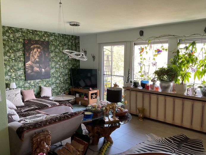 Gepflegtes Einfamilienhaus  mit Einliegerwohnung   . Stadtrand , Grenze zu Halver – Wohnzimmer / offen mit Küche 