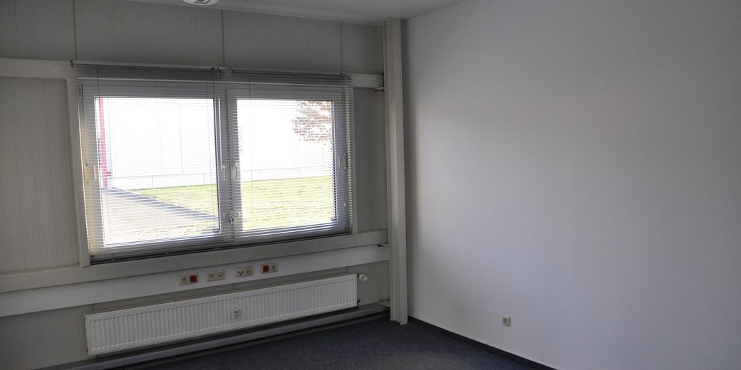 Gewerbeobjekt/Halle mit Büro und Stellplätzen zentral gelegen in Wismar-Westhafen – 3 Büroansicht